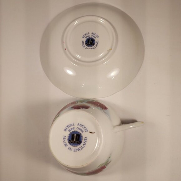 Red Roses Cup & Saucer Royal Ascot Bone China Gold Trim England Vintage Tea set - Picture 15 of 15